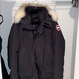 Men’s Canada goose parka medium